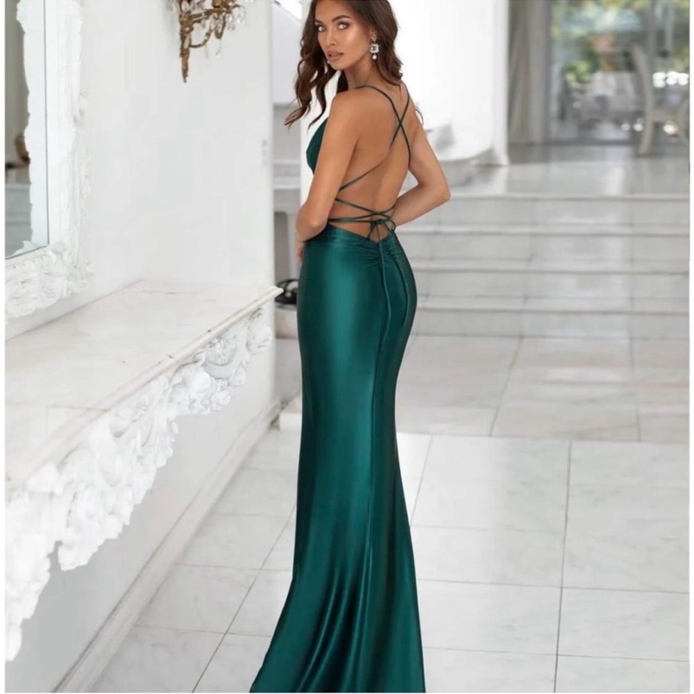 Alamour The Label Green Slit Maxi Dress - Picture 2 of 13